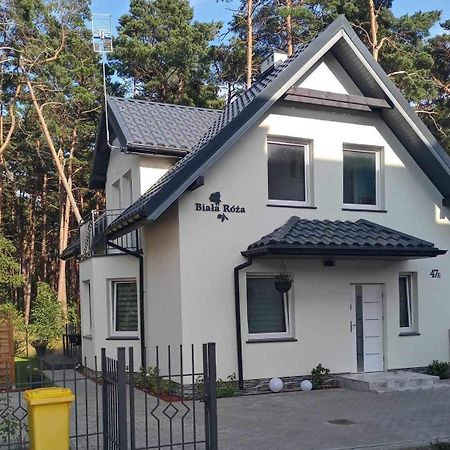 Dom Goscinny Biala Roza Dziwnowek Luaran gambar